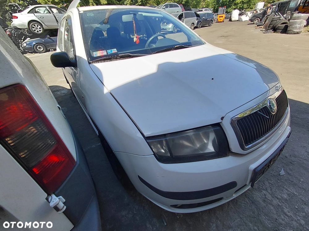 Na części: Skoda Fabia Combi  Rok 2007 Pojemność 1390 Moc 59 Benzyna - 5