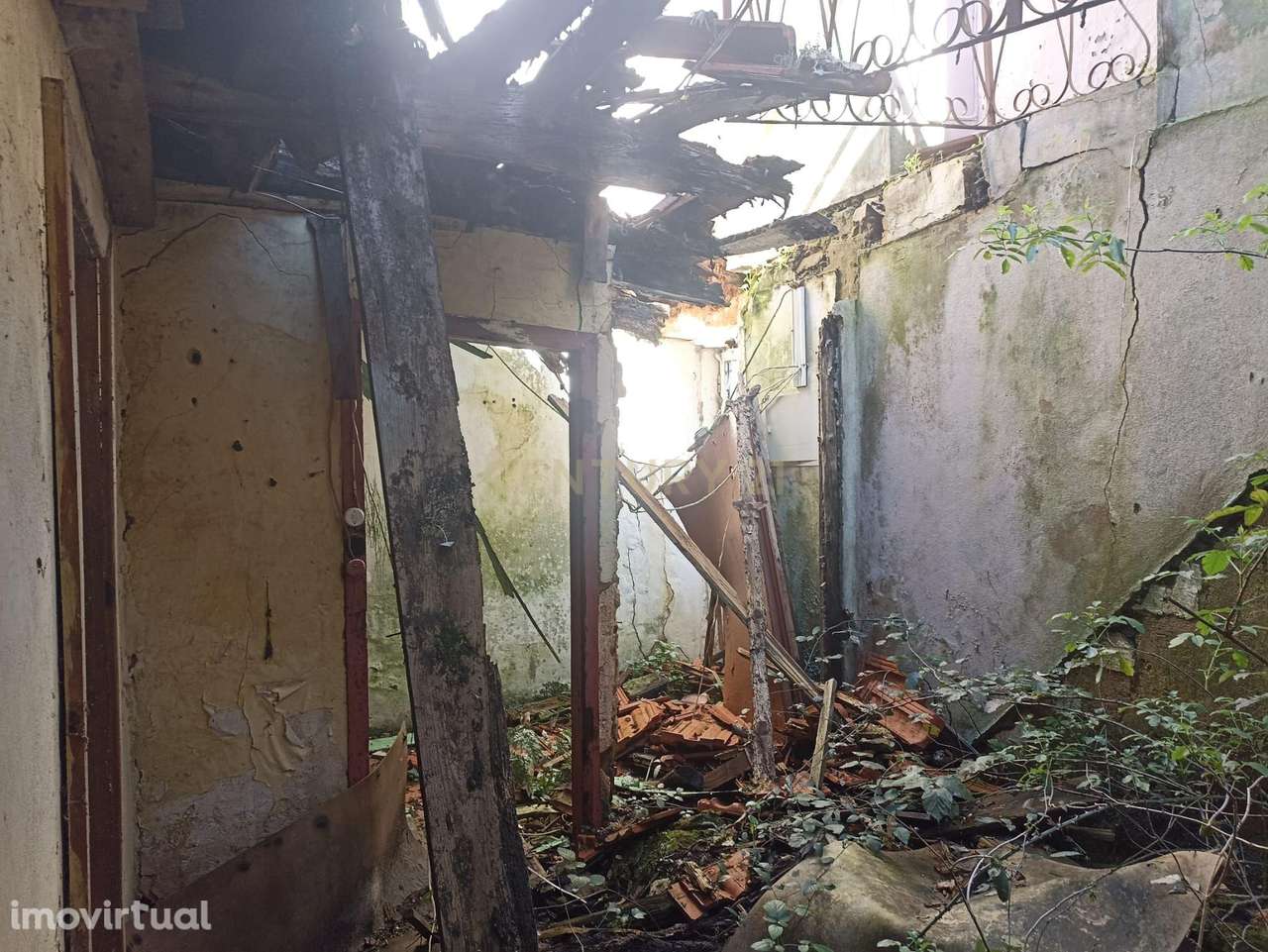 Moradia para reconstruir em zona residencial tranquila. - Grande imagem: 5/10