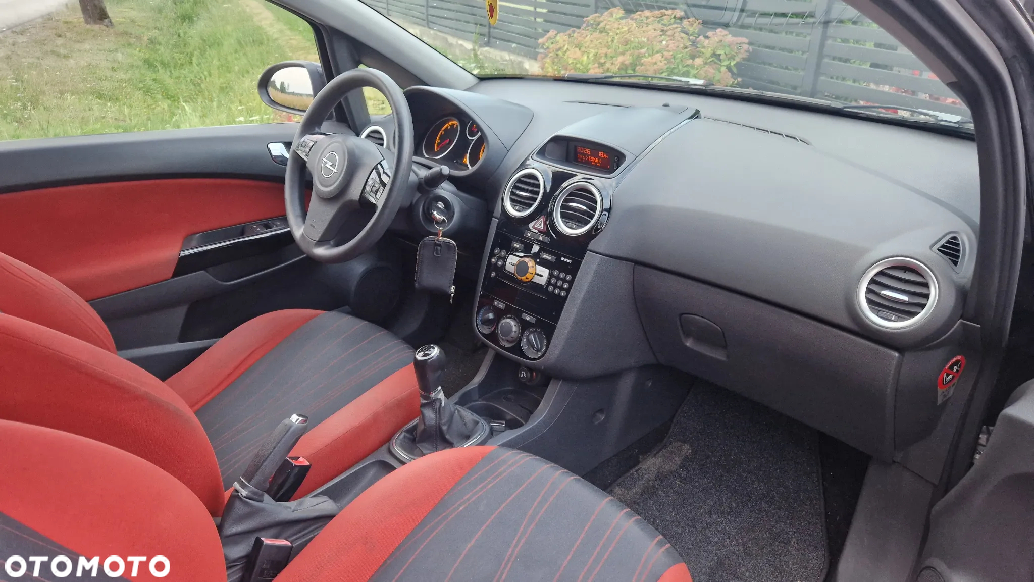 Opel Corsa 1.4 16V Enjoy - 19