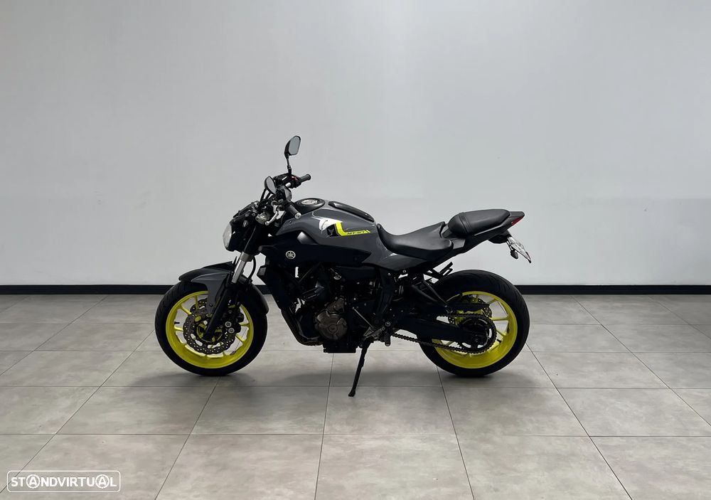 Yamaha MT-07 Night Fluo 35Kw - 4