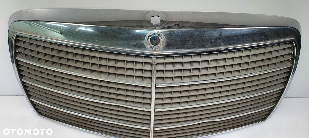GRILL ATRAPA ZDERZAKA PRZÓD PRZEDNI MERCEDES W115 W114 1158882285 - 2