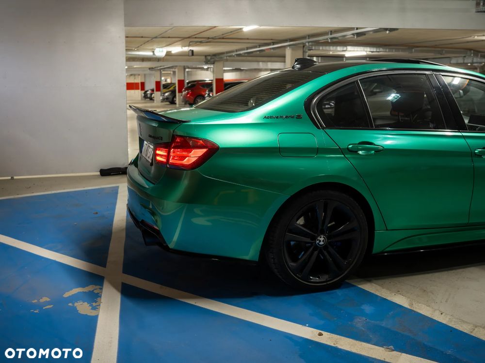 BMW Seria 3 335i Sport Line - 19
