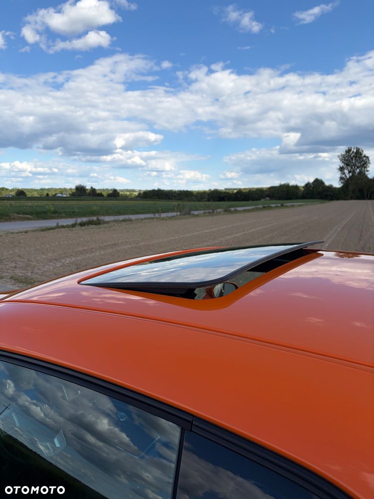 Dodge Challenger - 16
