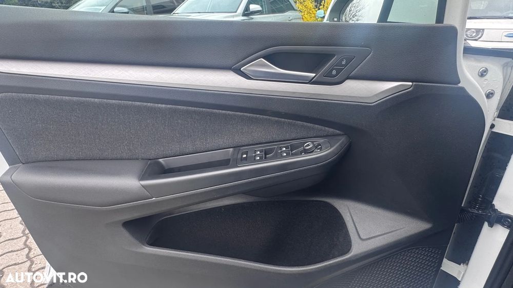 Volkswagen Golf - 10