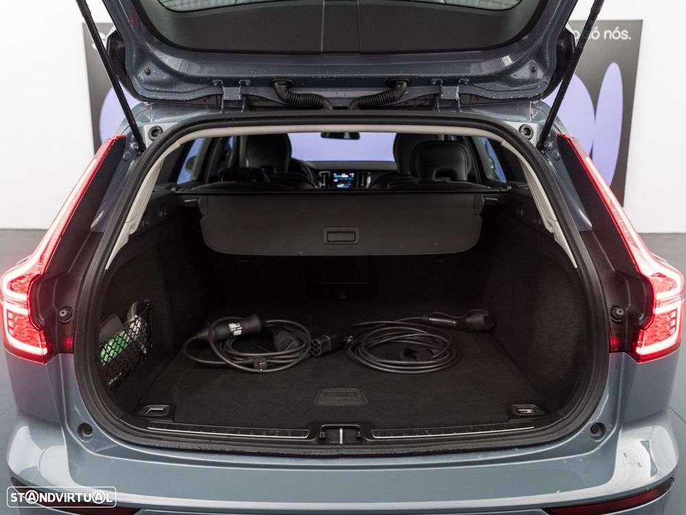 Volvo V60 2.0 T6 AWD TE Essential - 11