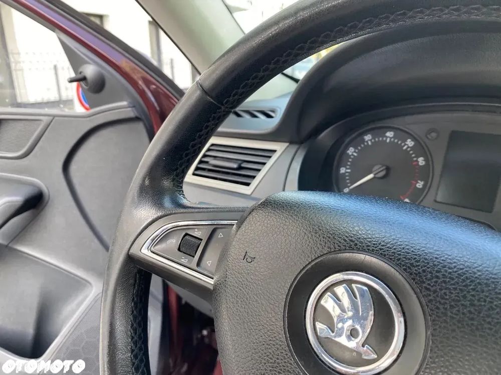 Skoda RAPID 1.2 TSI Ambition - 26