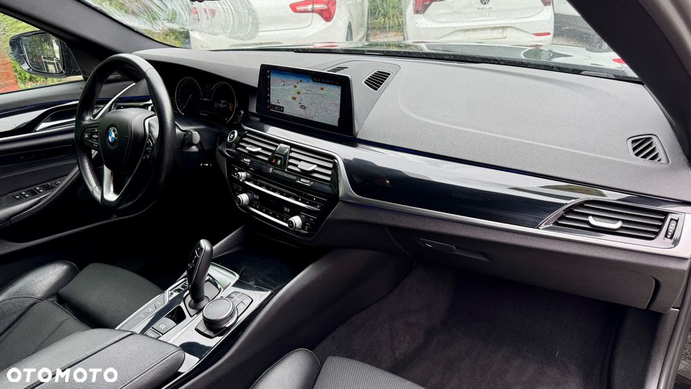BMW Seria 5 530e iPerformance Luxury Line - 27