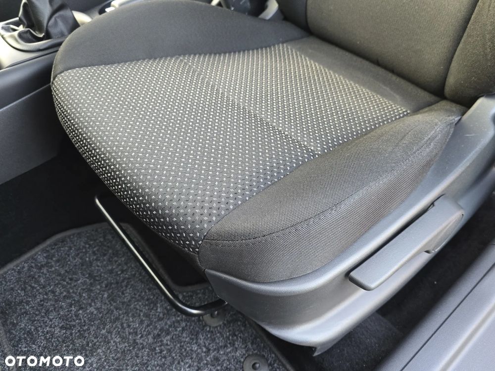 Hyundai i30 1.4 Classic + - 27