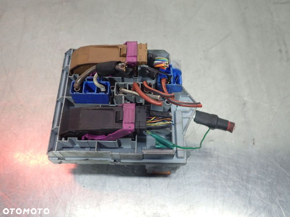 SKRZYNKA BEZPIECZNIKÓW FIAT BRAVO II 51832042 - 6