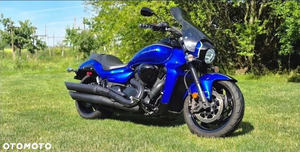 Suzuki Intruder - 1
