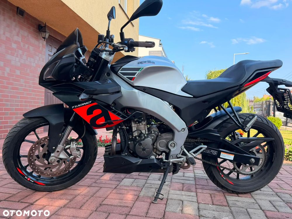 Aprilia Tuono - 1