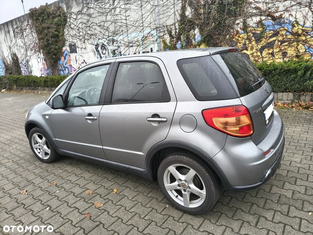 Suzuki SX4 - 5