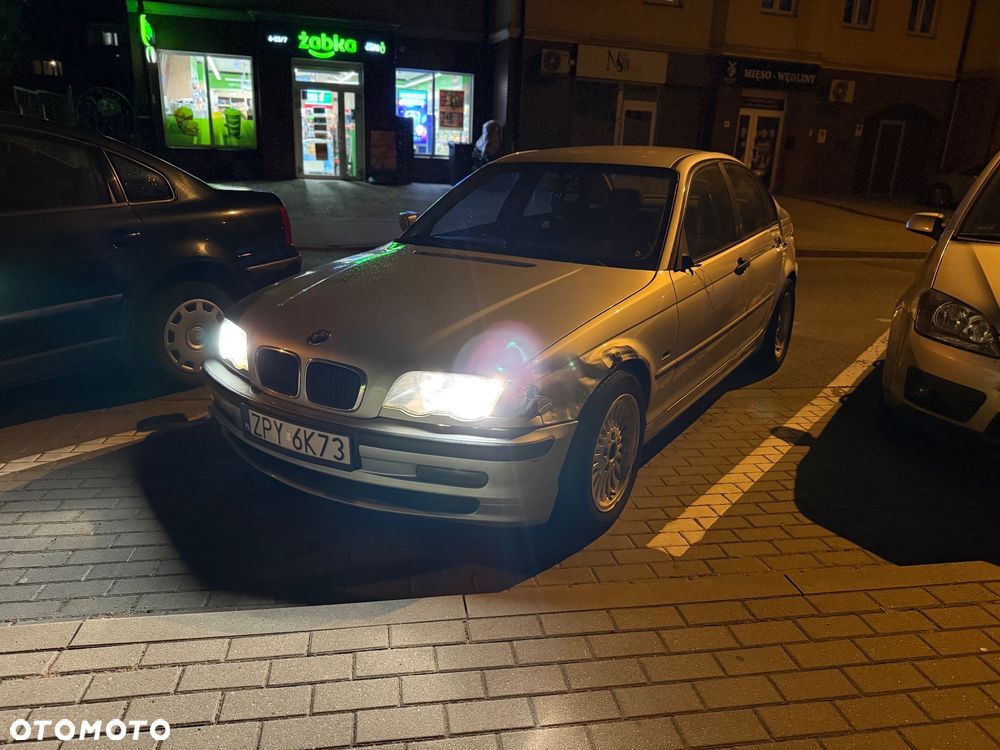 BMW Seria 3 318i - 1