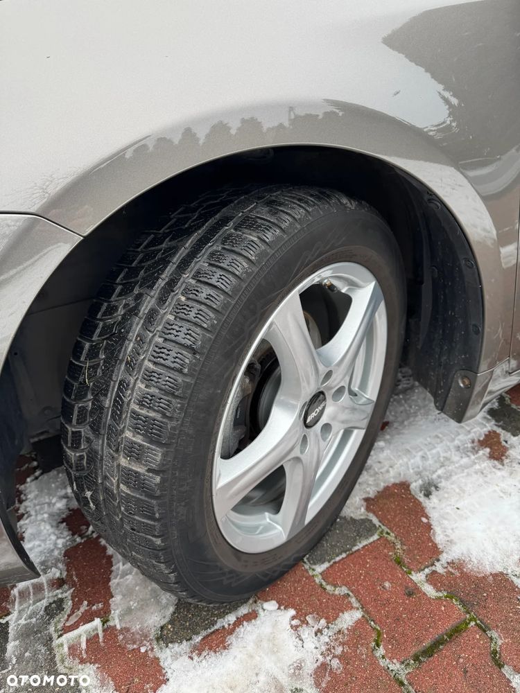 Toyota Avensis 2.0 Premium MS - 20