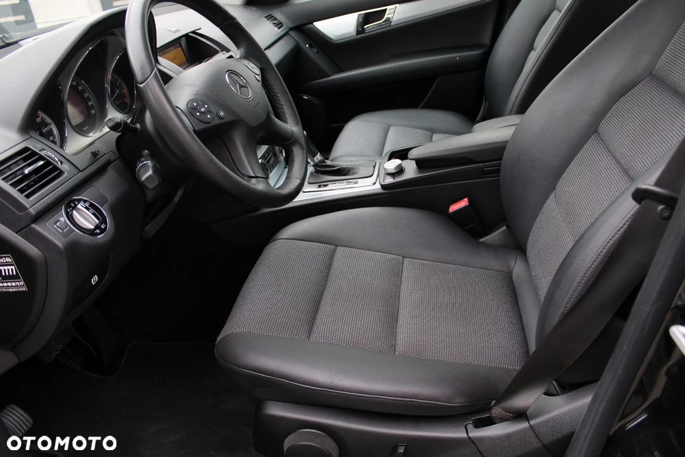 Mercedes-Benz Klasa C 200 7G-TRONIC Avantgarde Edition - 13