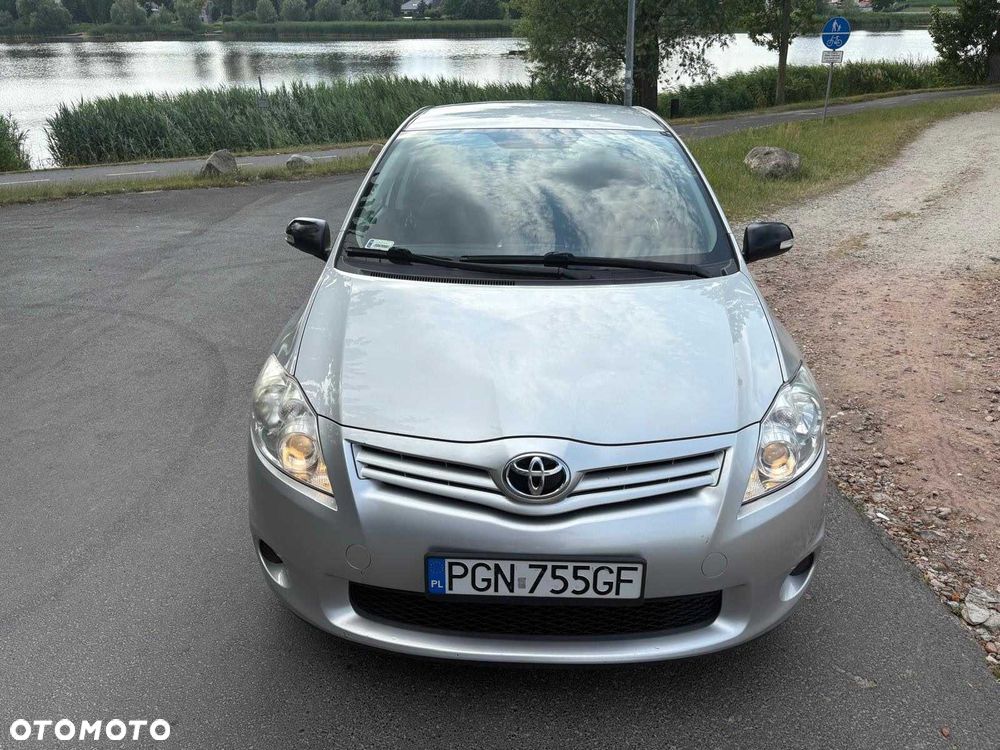 Toyota Auris - 2