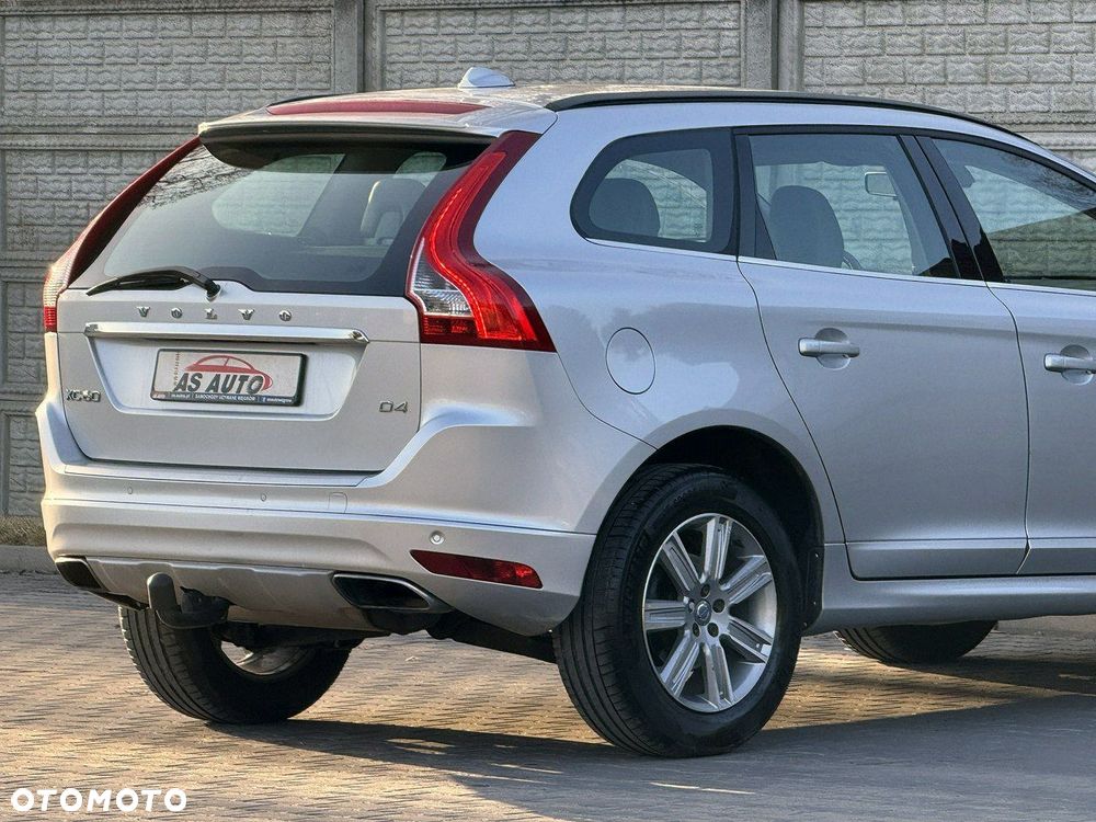 Volvo XC 60 D4 Momentum Pro - 40