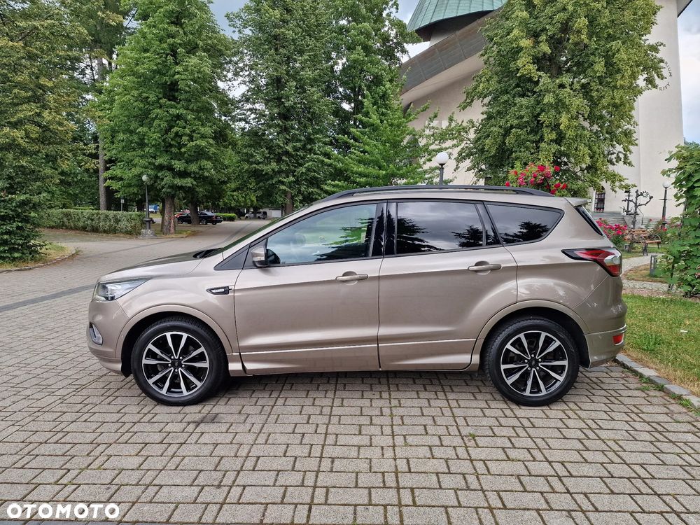 Ford Kuga 2.0 TDCi 2x4 ST-Line - 9