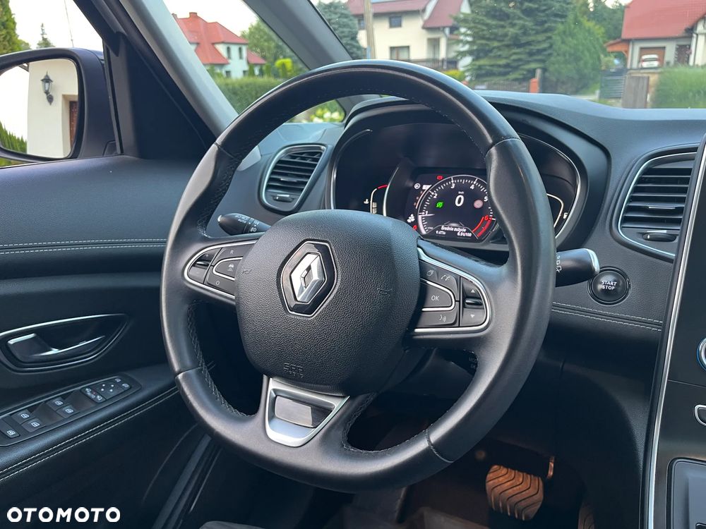 Renault Grand Scenic - 25