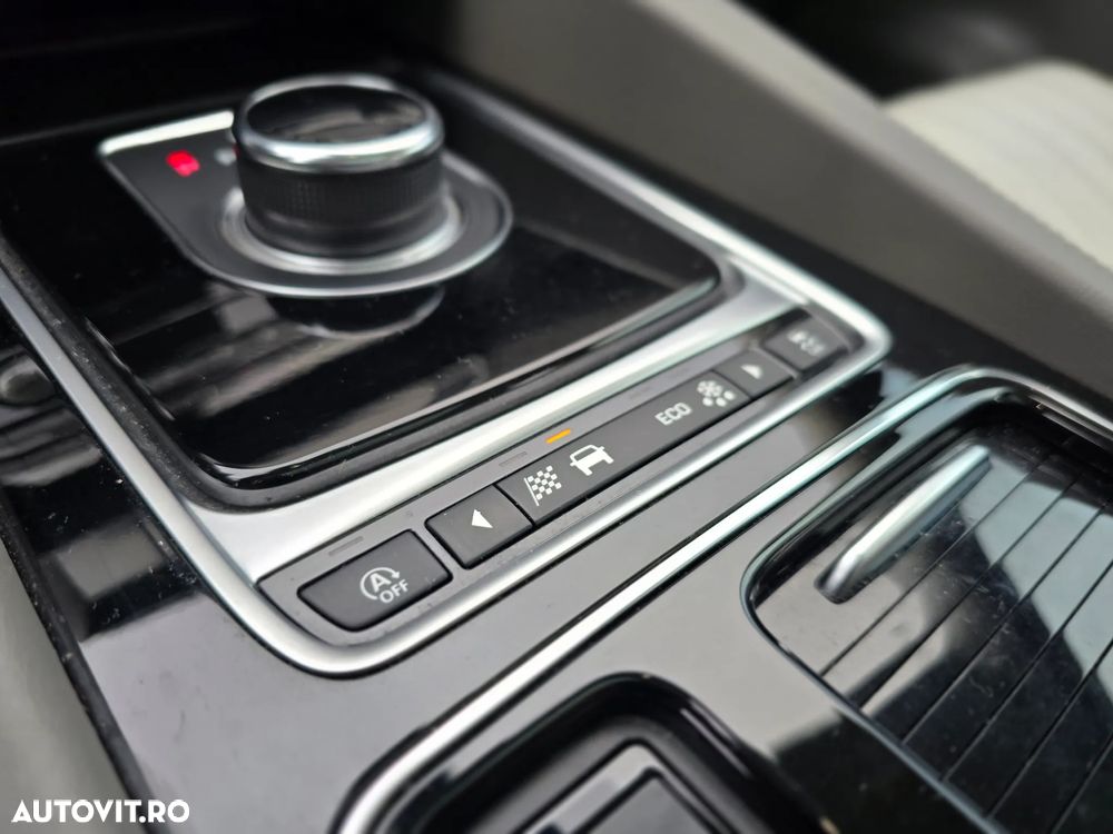 Jaguar F-Pace 30t AWD Portfolio - 25