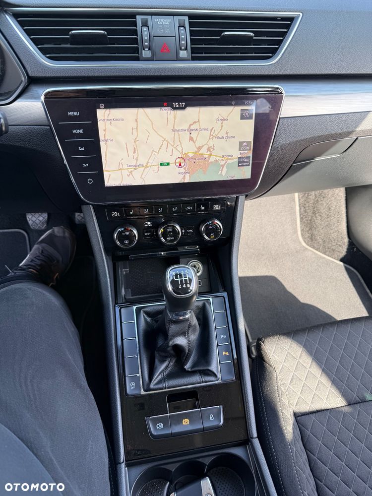 Skoda Superb 2.0 TDI Premium Edition - 14