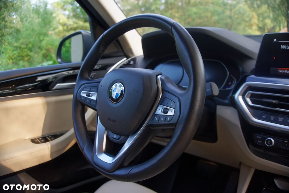 BMW X3 sDrive18d - 26