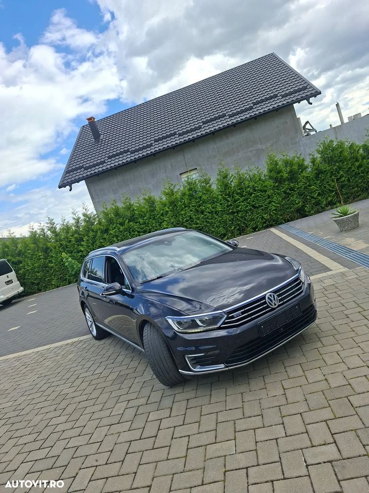 Volkswagen Passat - 2