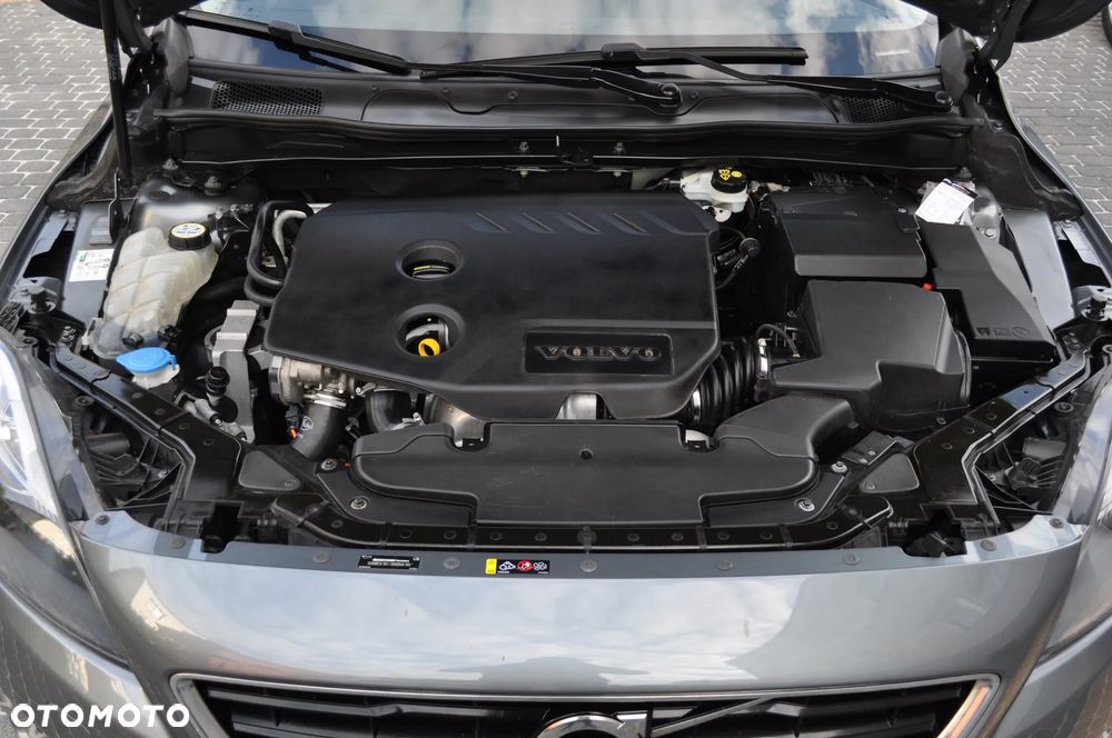 Volvo V40 D2 Momentum - 25