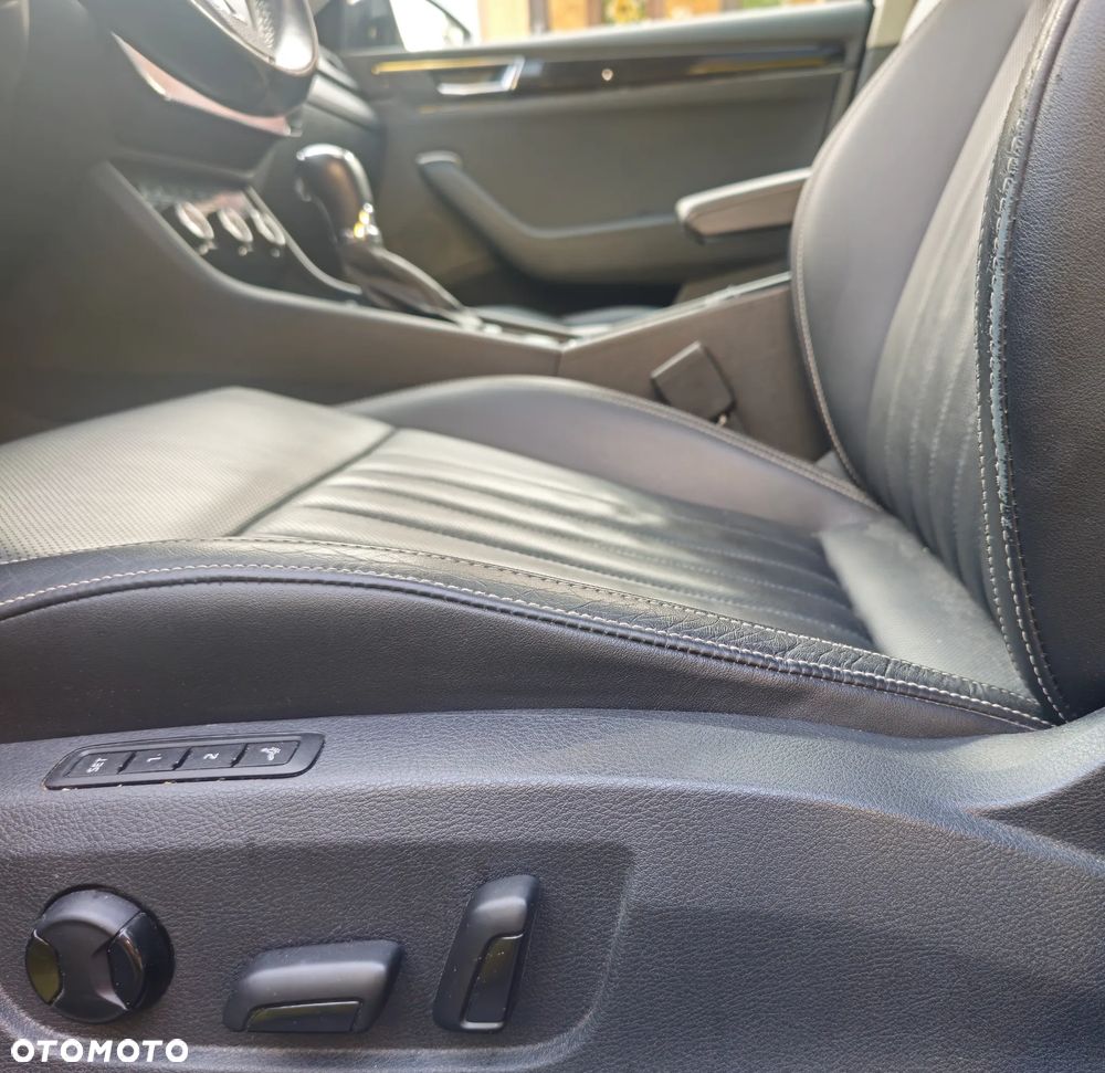 Skoda Superb 2.0 TDI SCR 4x4 L&K DSG - 24