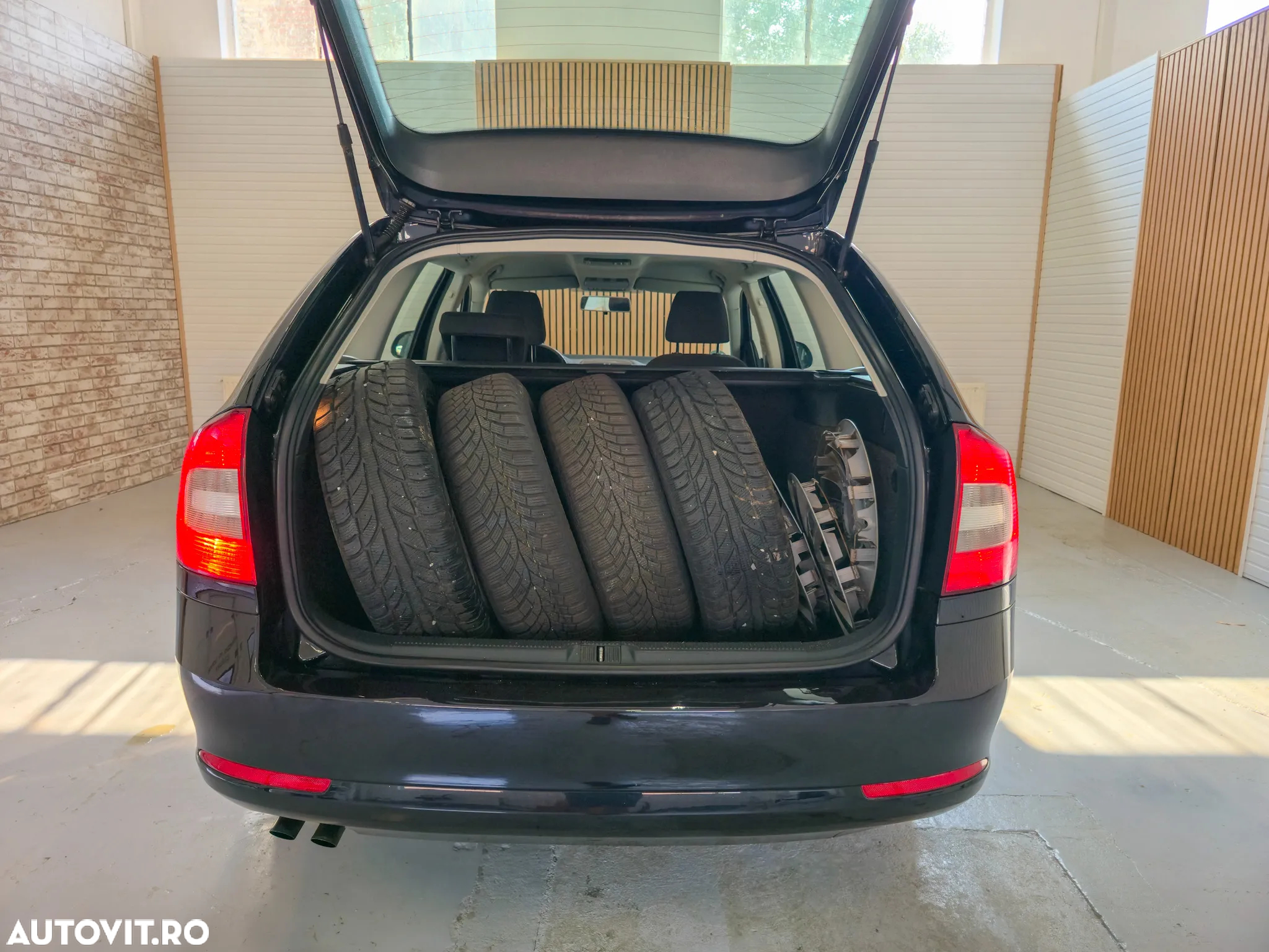 Skoda Octavia Combi 2.0 TDI DPF Ambient 4x4 - 6