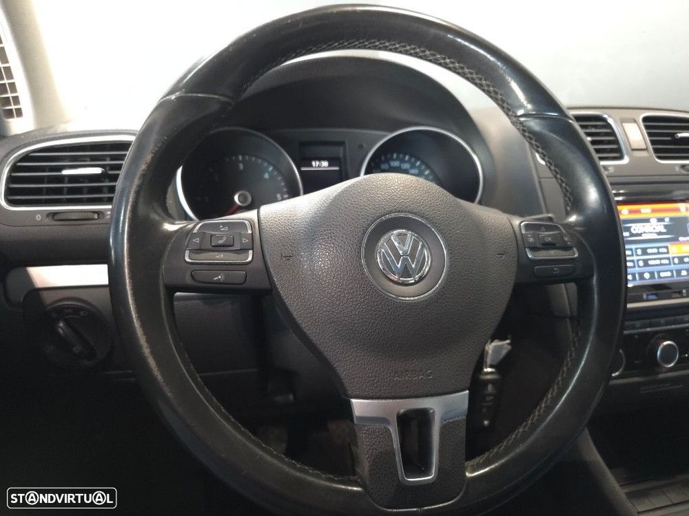 VW Golf 1.6 TDi Trendline BlueMotion - 24