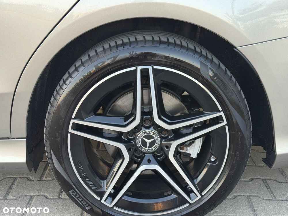 Mercedes-Benz Klasa C 300 e 9G-TRONIC AMG Line - 12