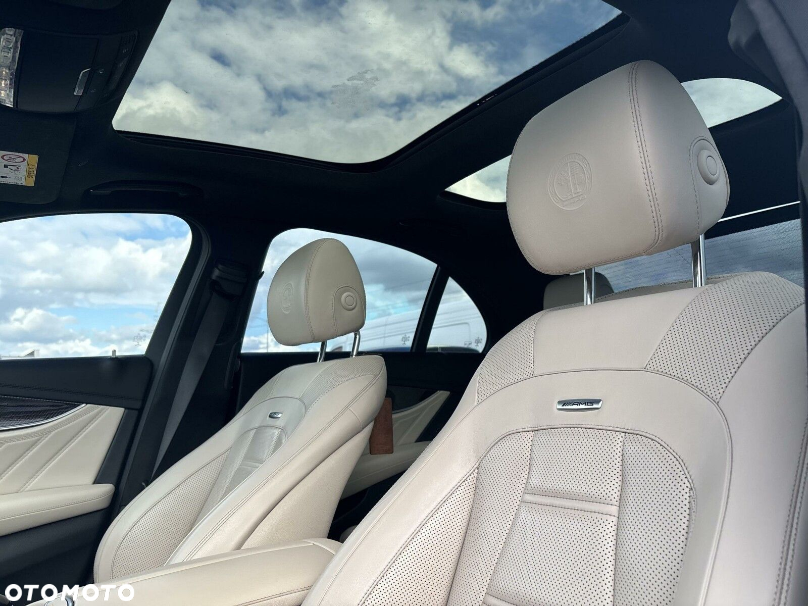 Mercedes-Benz Klasa E AMG 63 S 4-Matic+ - 22
