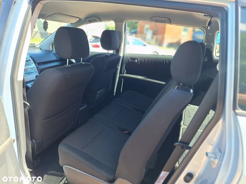 Toyota Corolla Verso - 17