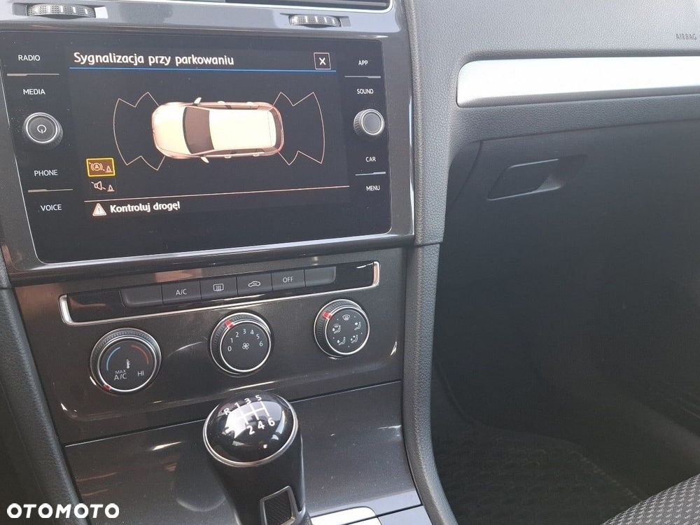 Volkswagen Golf 1.0 TSI BMT Trendline - 21