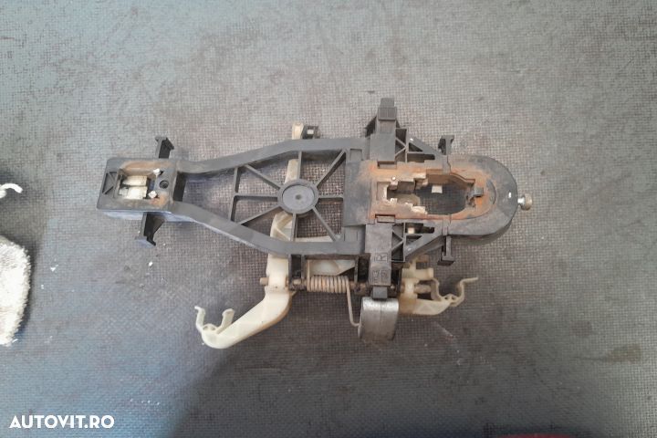 Suport maner deschidere din exterior usa spate dreapta Volkswagen VW - 1