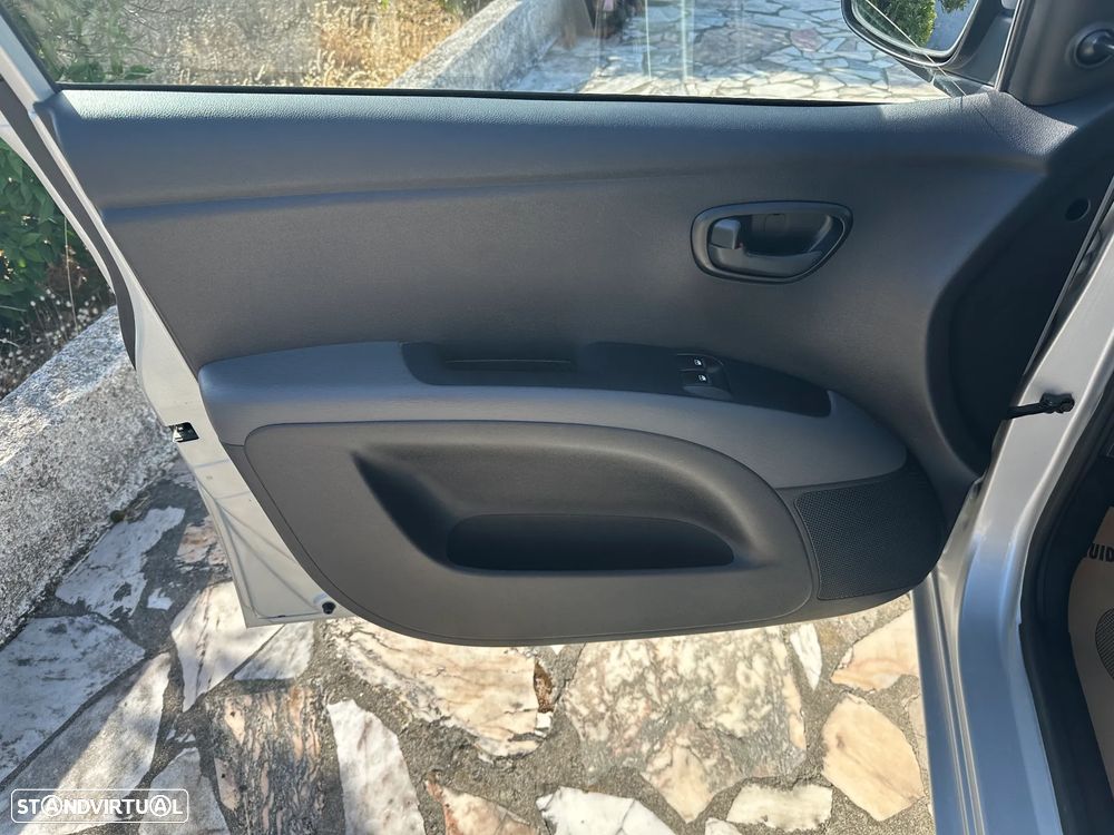 Hyundai i10 1.1 CRDi VGT Style - 11