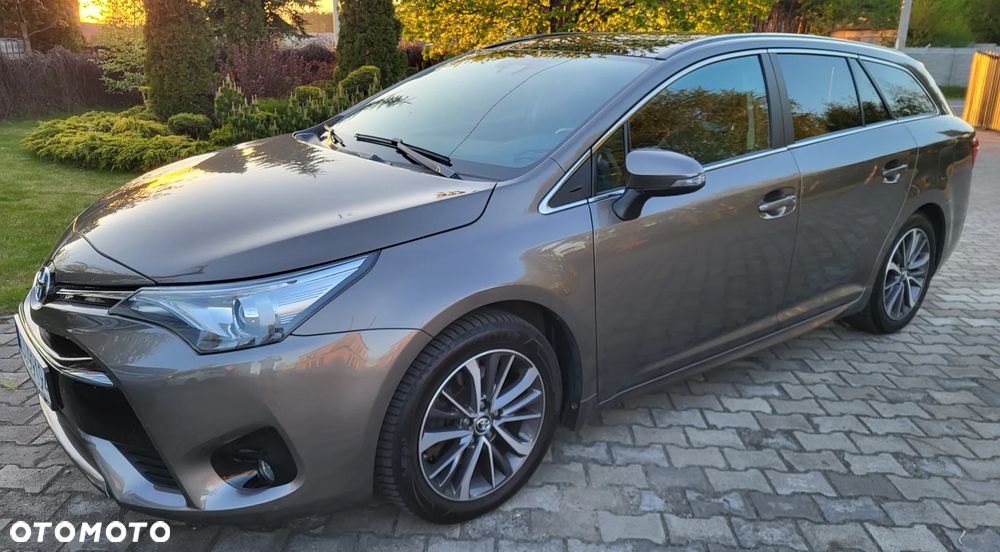 Toyota Avensis 2.0 D-4D Prestige - 4