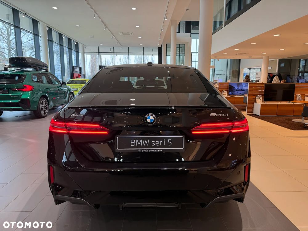 BMW Seria 5 520d xDrive mHEV M Sport - 4