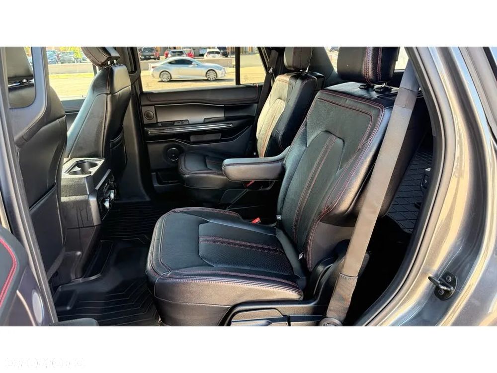 Ford Explorer - 11
