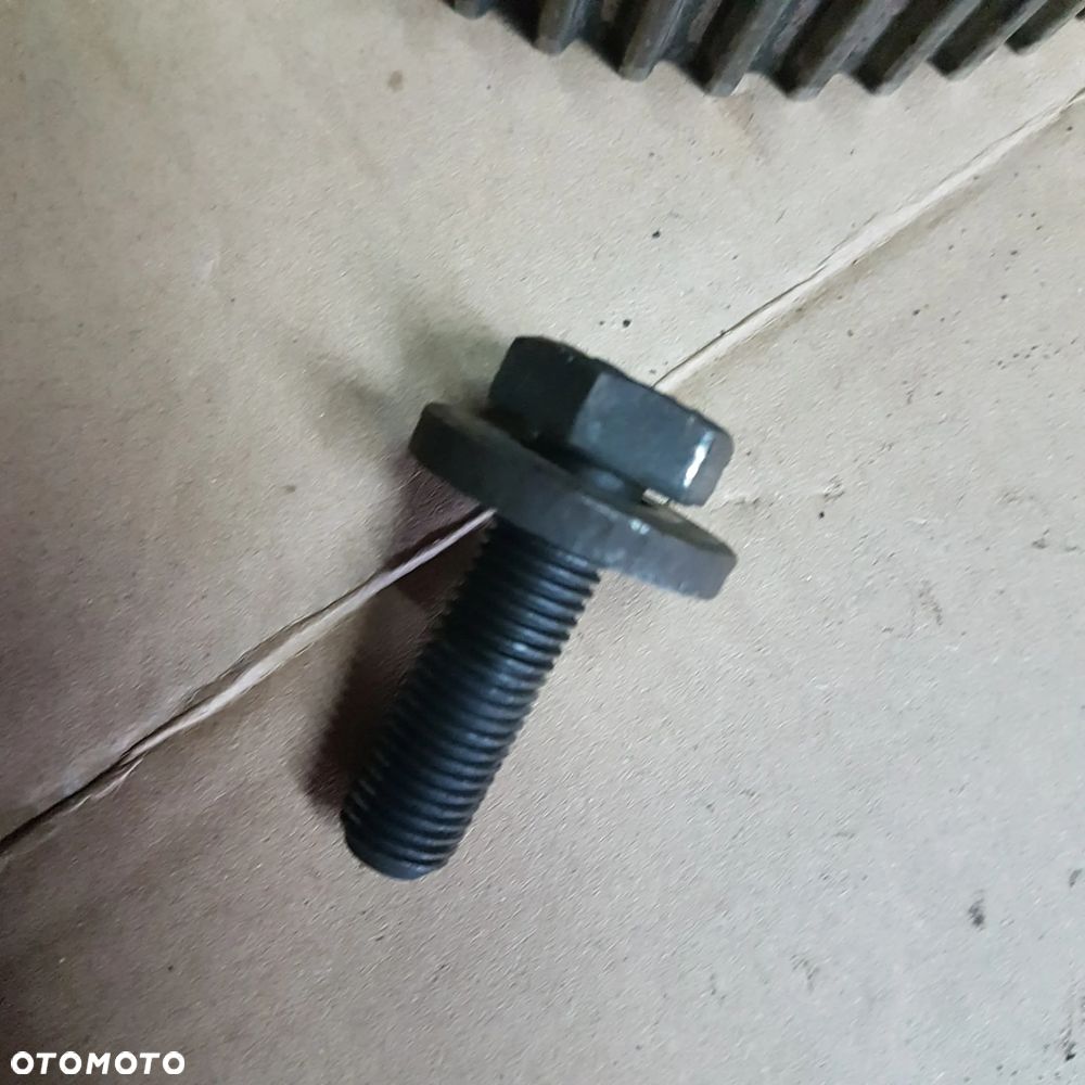 podpora koło pasowe wałka rozrządu doblo siena palio lancia punto seicento cinQecento uno panda 1.2 1.1 8v 96- - 17