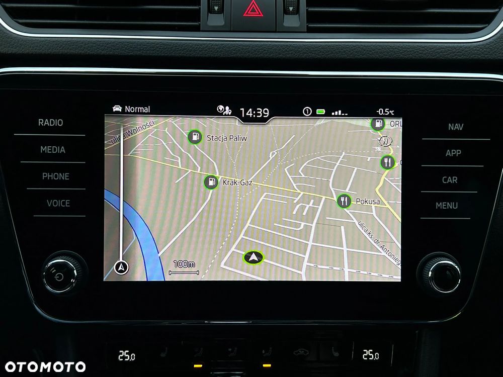 Skoda Superb 2.0 TDI DSG Ambition - 35