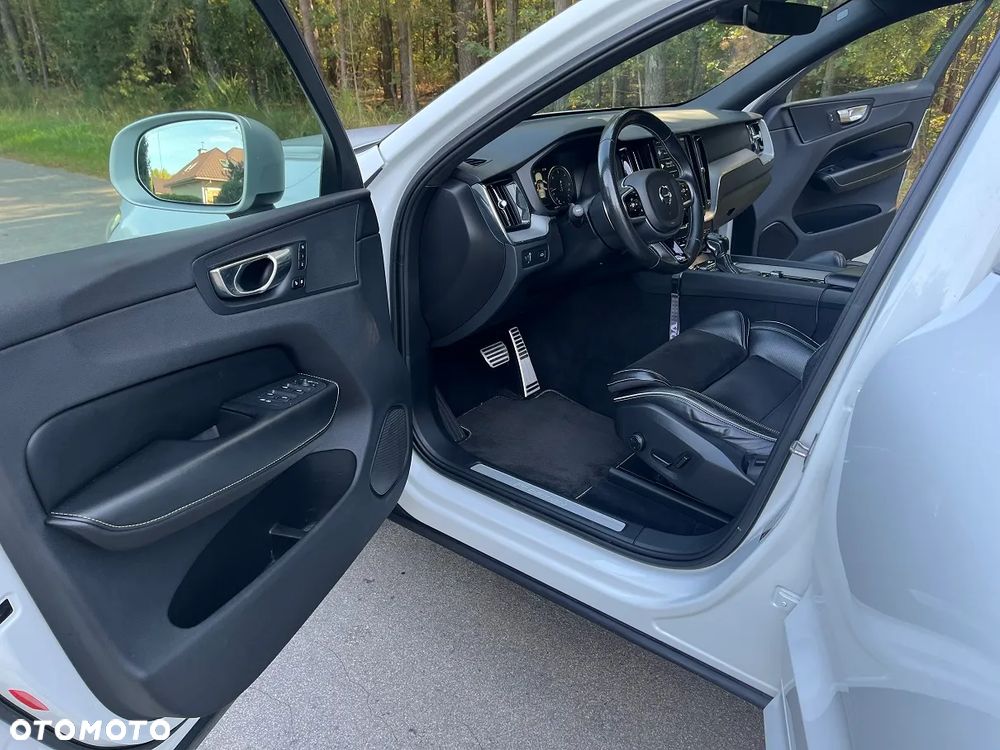 Volvo XC 60 D5 AWD R-Design - 29