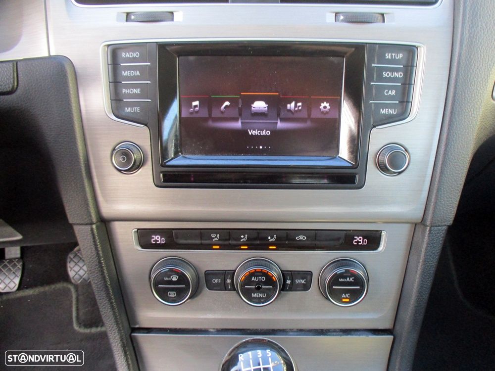 VW Golf 1.6 TDi BlueMotion Confortline - 23