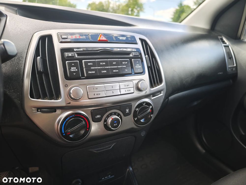 Hyundai i20 1.25 Classic + - 14