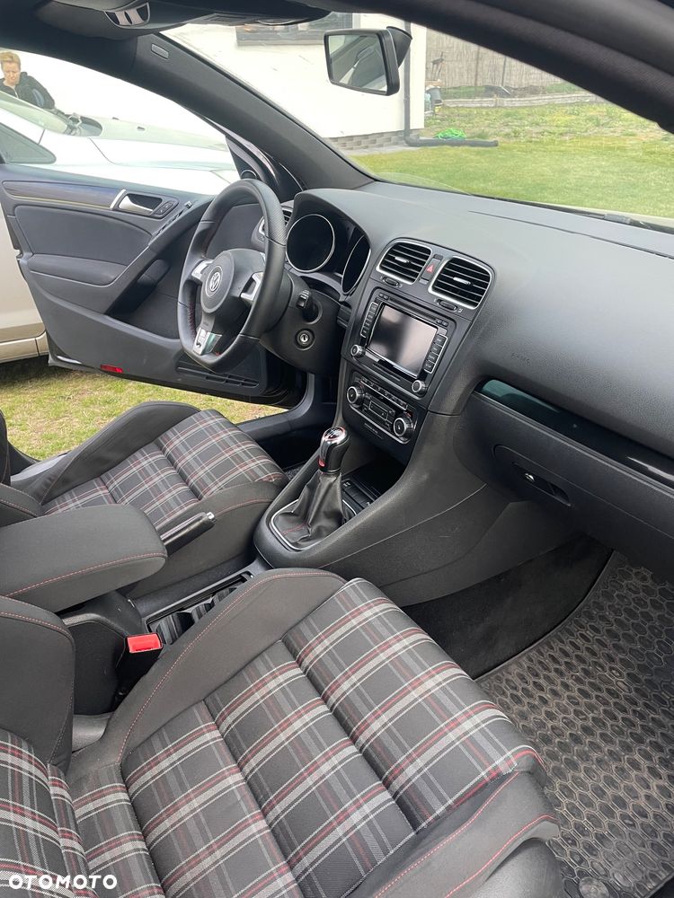 Volkswagen Golf - 12