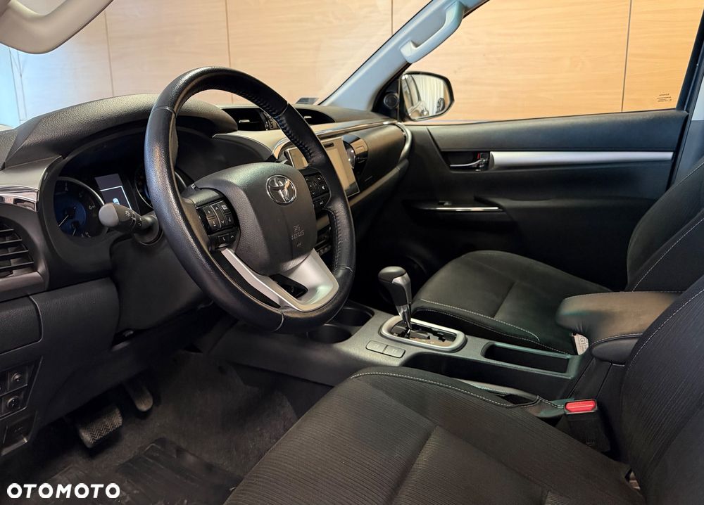 Toyota Hilux 2.4 D-4D Double Cab SR 4x4 - 11