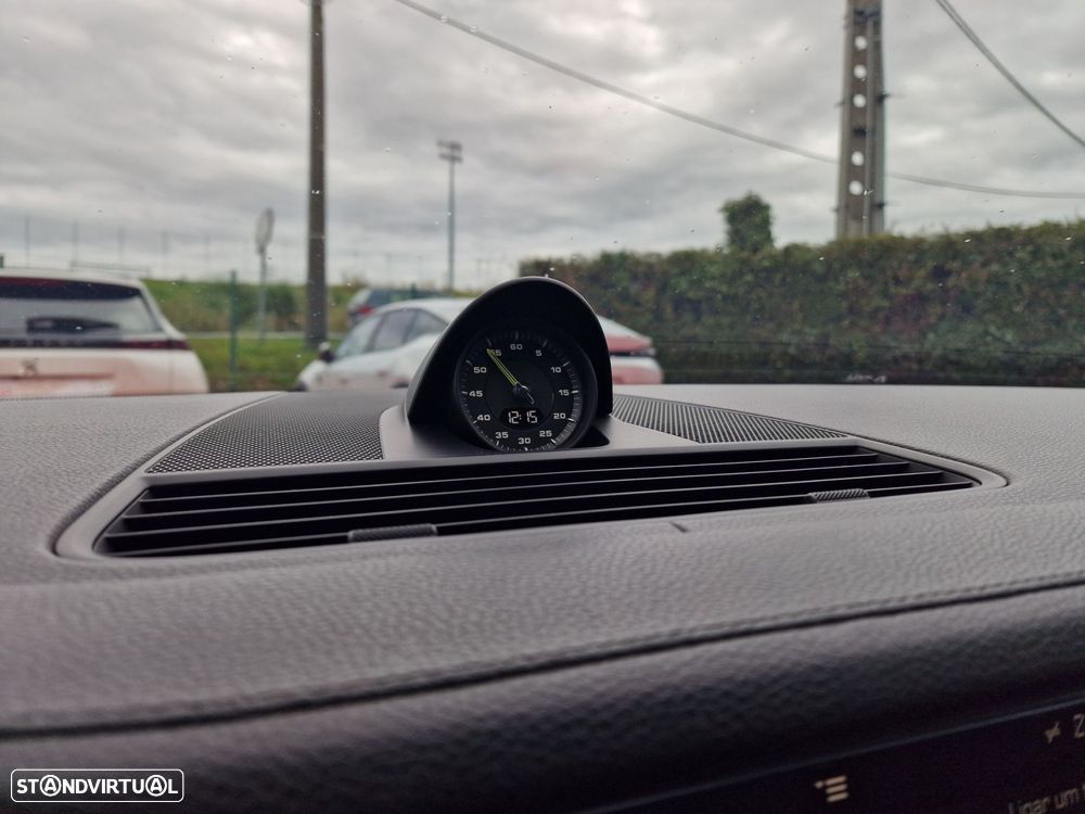 Porsche Panamera 4 E-Hybrid - 34