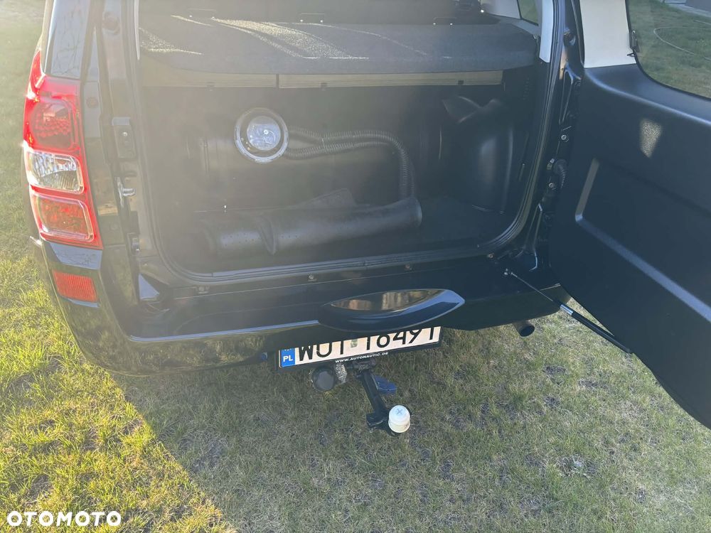 Suzuki Grand Vitara 2.0 Comfort Limited - 24