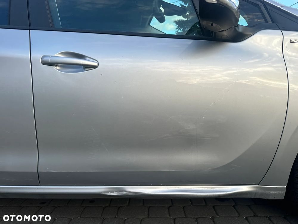 Peugeot 208 - 16